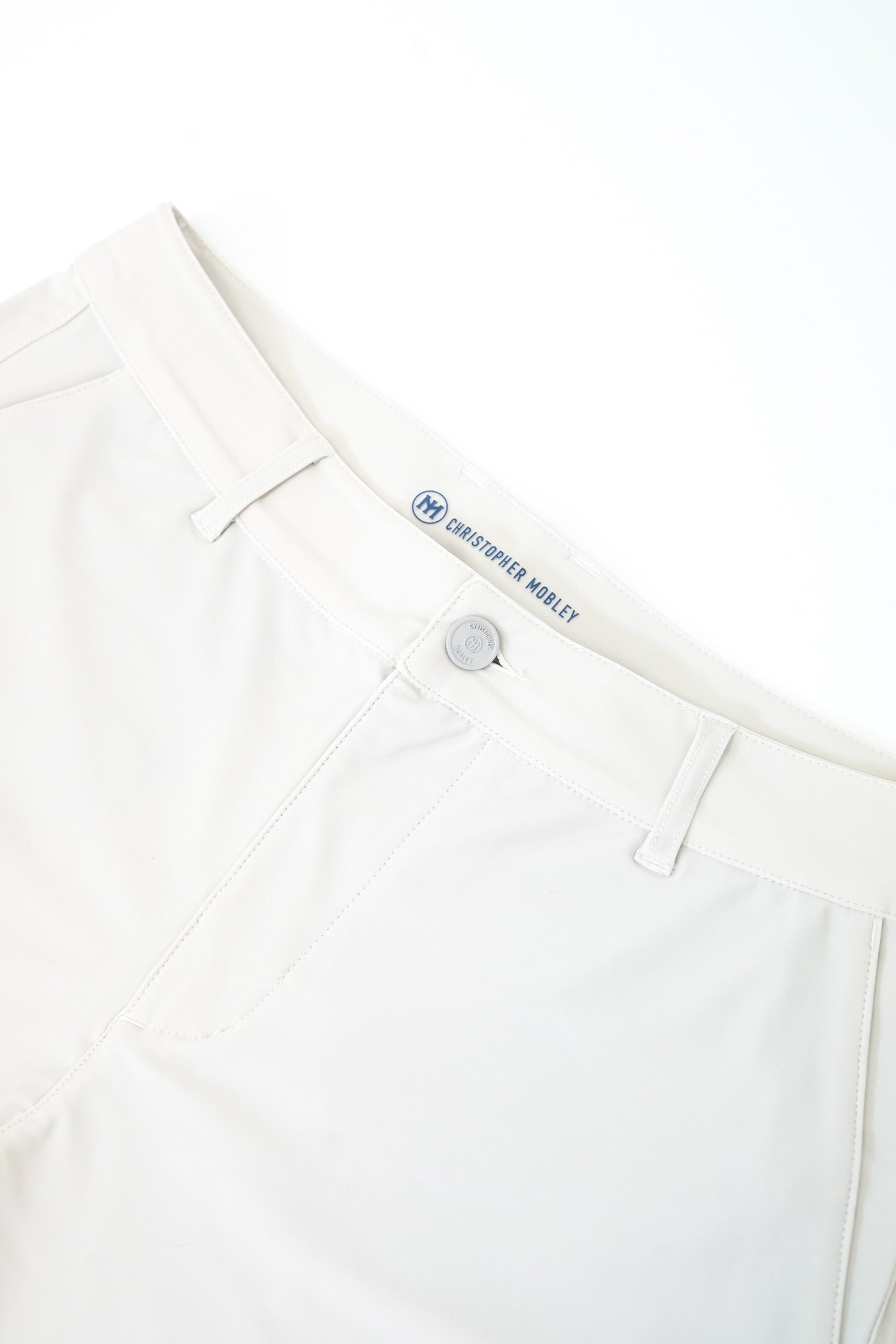 CHRISTOPHER MOBLEY SHORTS - GOLFPERFORMANCE SAND / 30 AIR SHORT